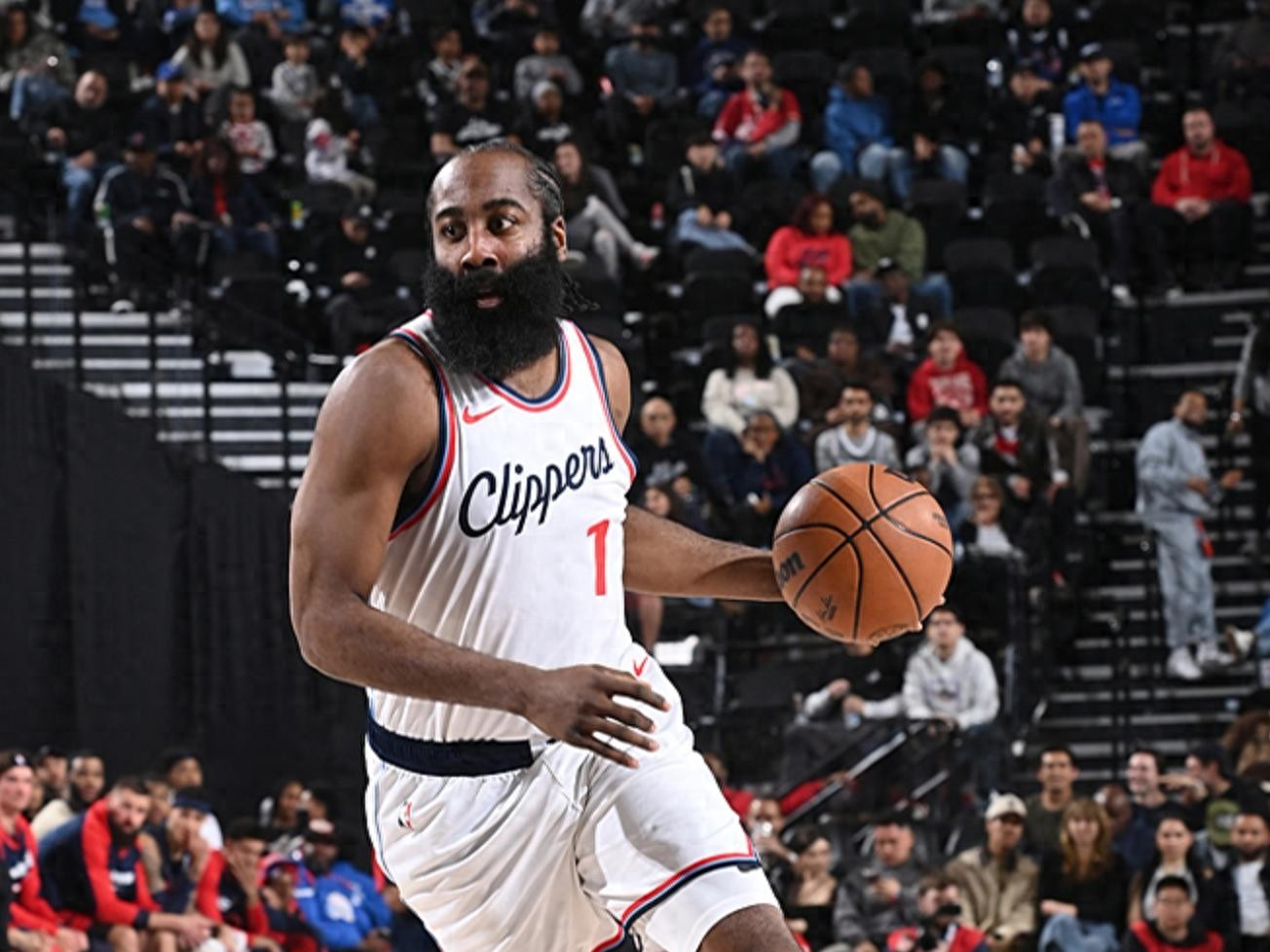 NBA比赛场上火药味十足，一场对决激动人心！的简单介绍
