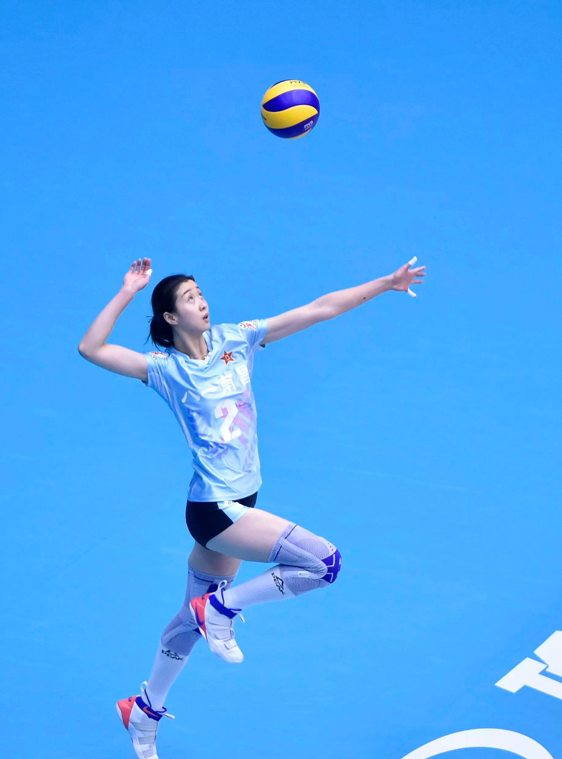 女排比赛抢眼,队员表现抢镜 女排比赛抢眼,队员表现抢镜