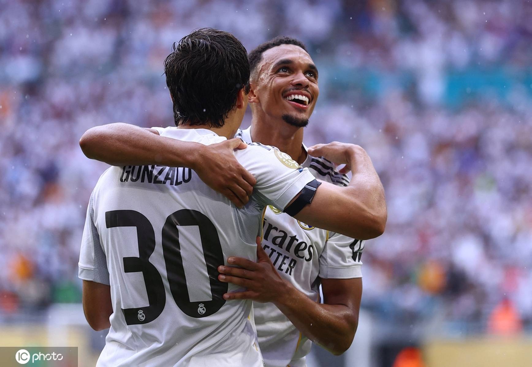 关于足球风云再起!皇家马德里队对战尤文图斯队的信息 关于足球风云再起!皇家马德里队对战尤文图斯队的信息