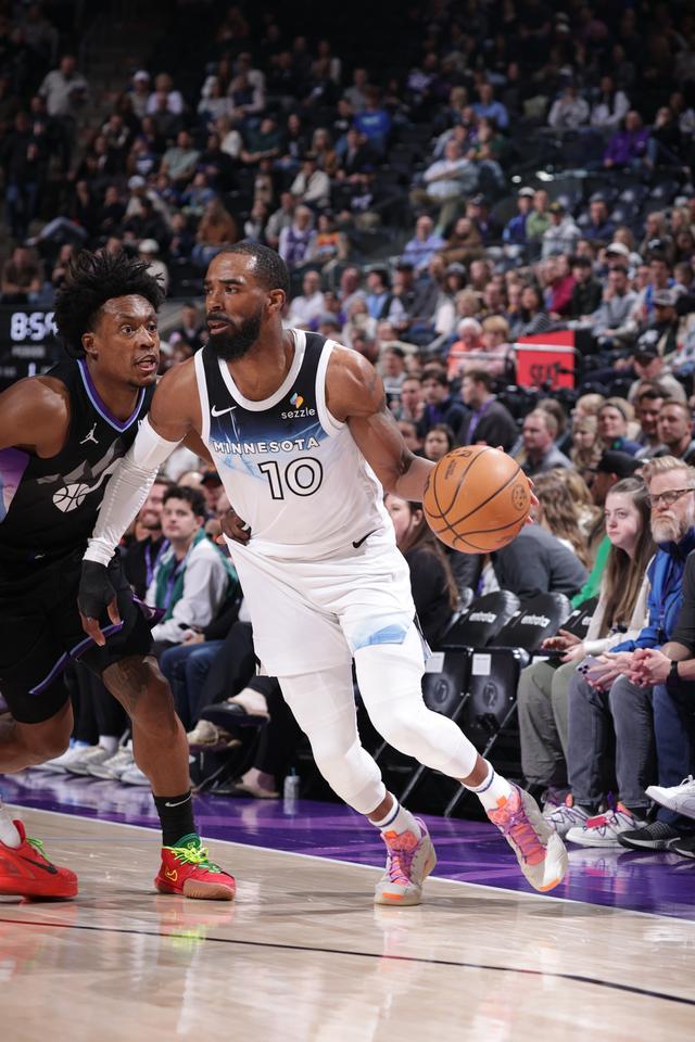 森林狼击败爵士,唐斯砍下25+16 森林狼击败爵士,唐斯砍下25+16