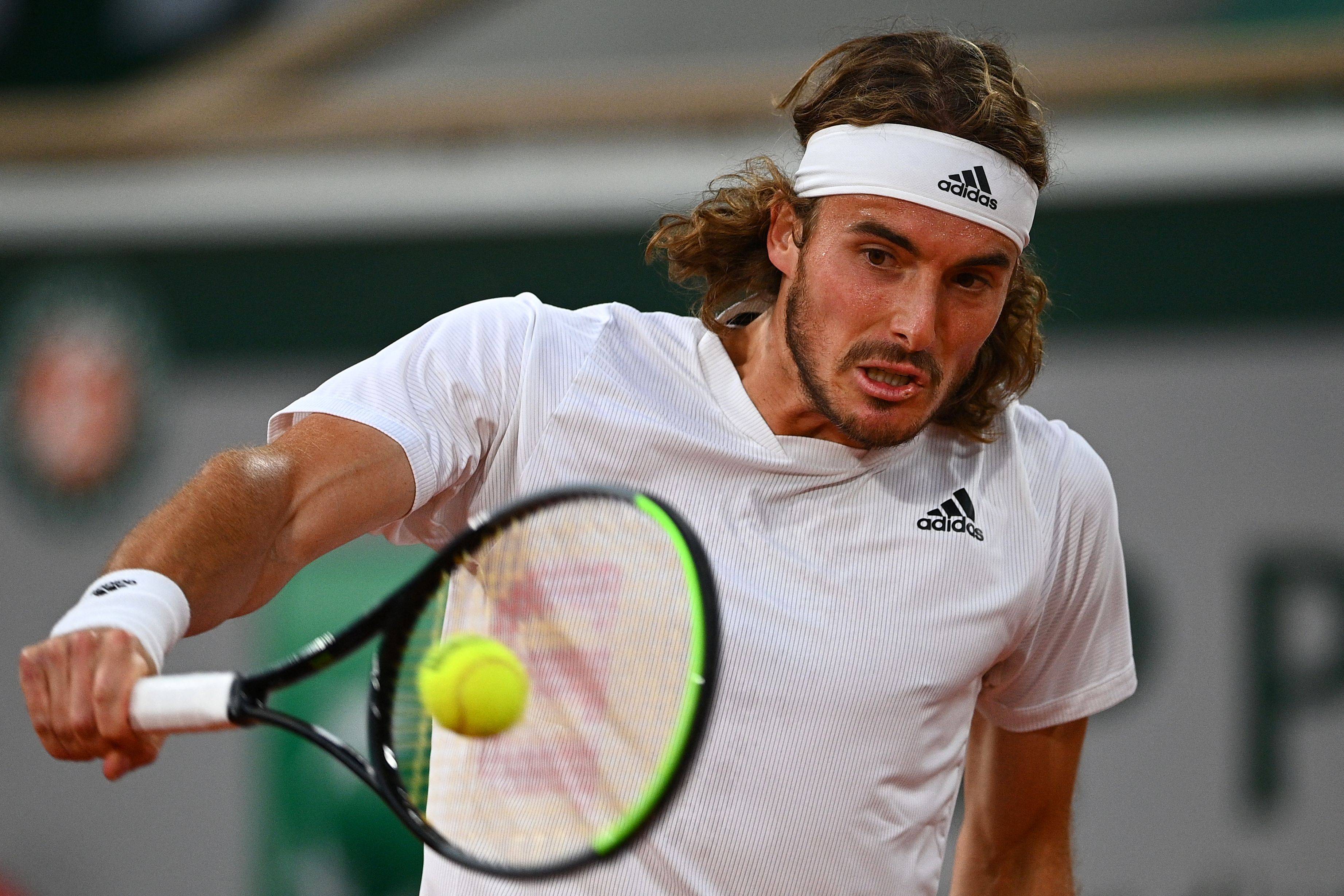 关于美国网球队力克西班牙网球队,西西帕斯制霸全场的信息 关于美国网球队力克西班牙网球队,西西帕斯制霸全场的信息