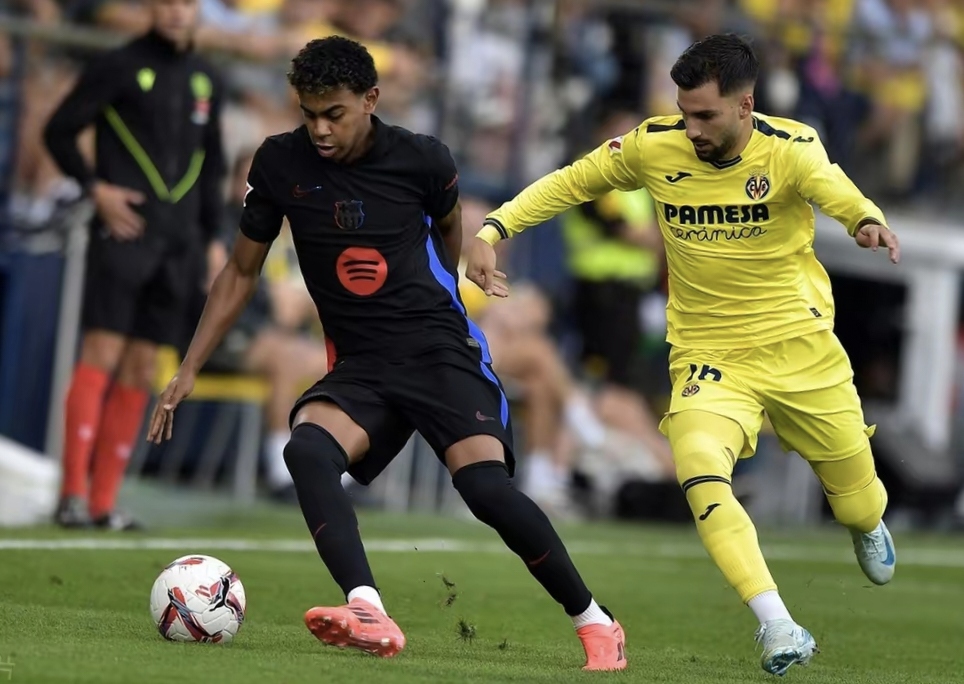 巴萨横扫英格兰,阿拉巴送出助攻 巴萨横扫英格兰,阿拉巴送出助攻