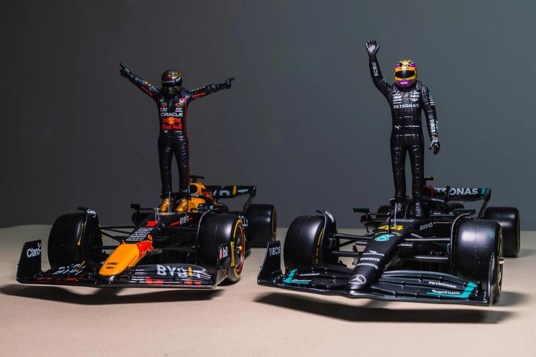 梅赛德斯险胜哈斯车队，塞恩斯惊艳四座