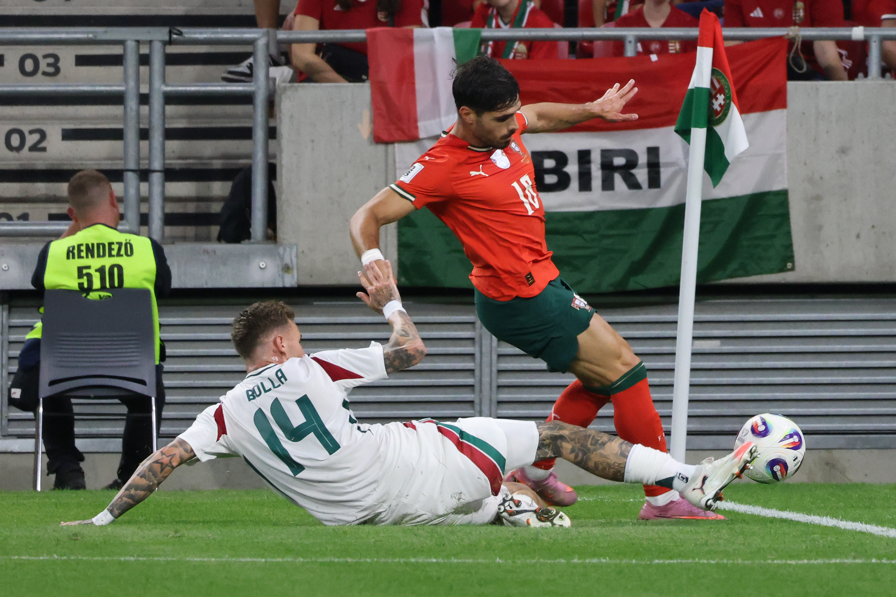 斯洛伐克主场胜匈牙利,欧洲杯预选赛再添一胜 斯洛伐克主场胜匈牙利,欧洲杯预选赛再添一胜