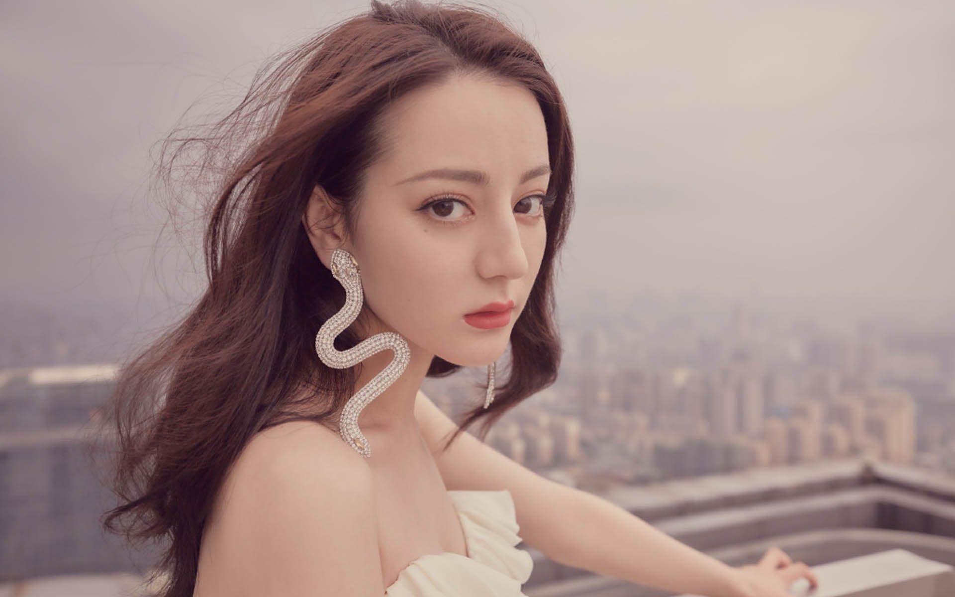 希腊风暴冲垮那不勒斯，萨卡大场面先生闪耀足坛