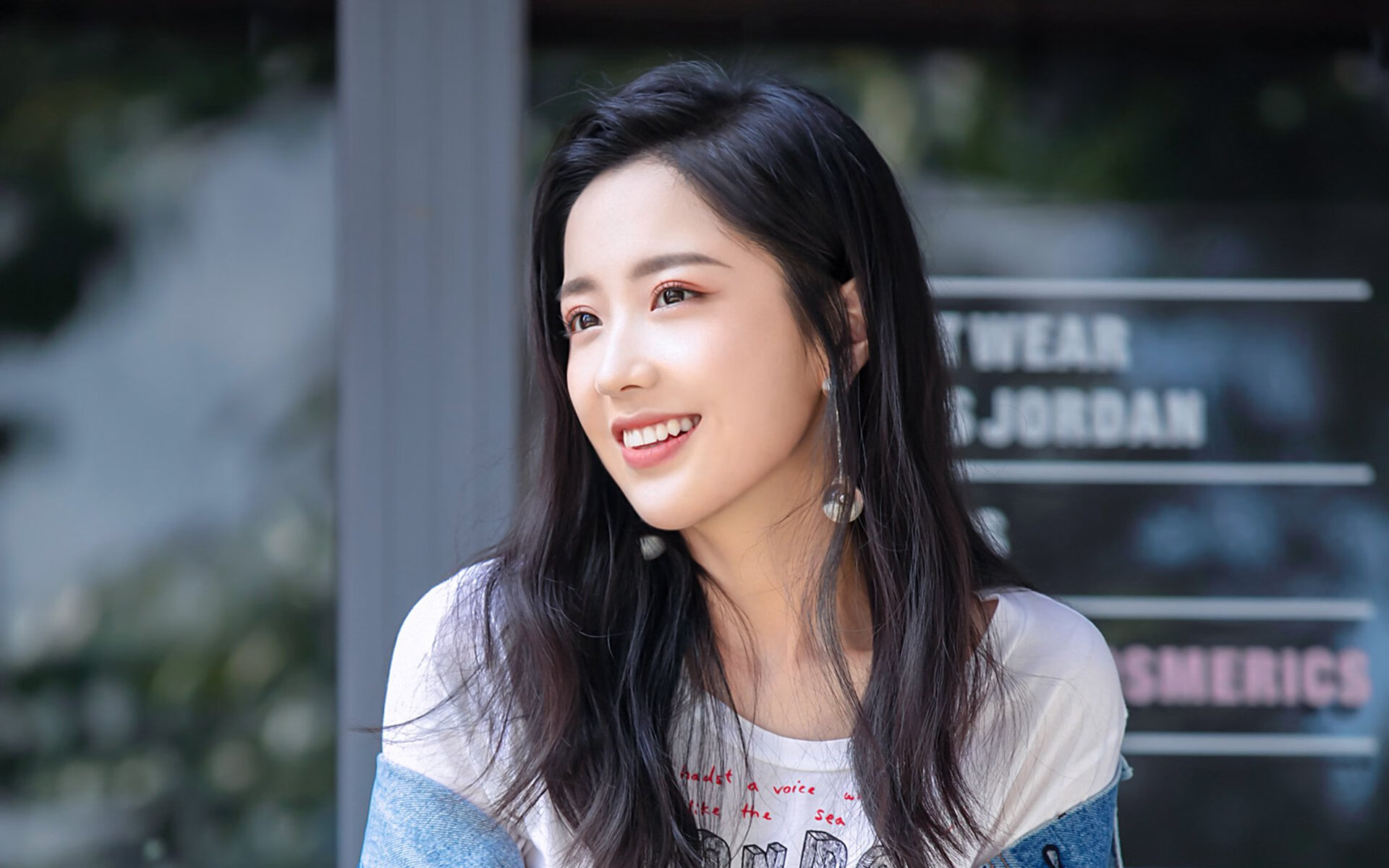 封锁与破局,从地缘棋局到球场绝境,胜利法则永远只有一个